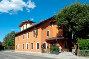 Гостиница Landgasthof zum Erdinger Weissbräu  Розенхайм